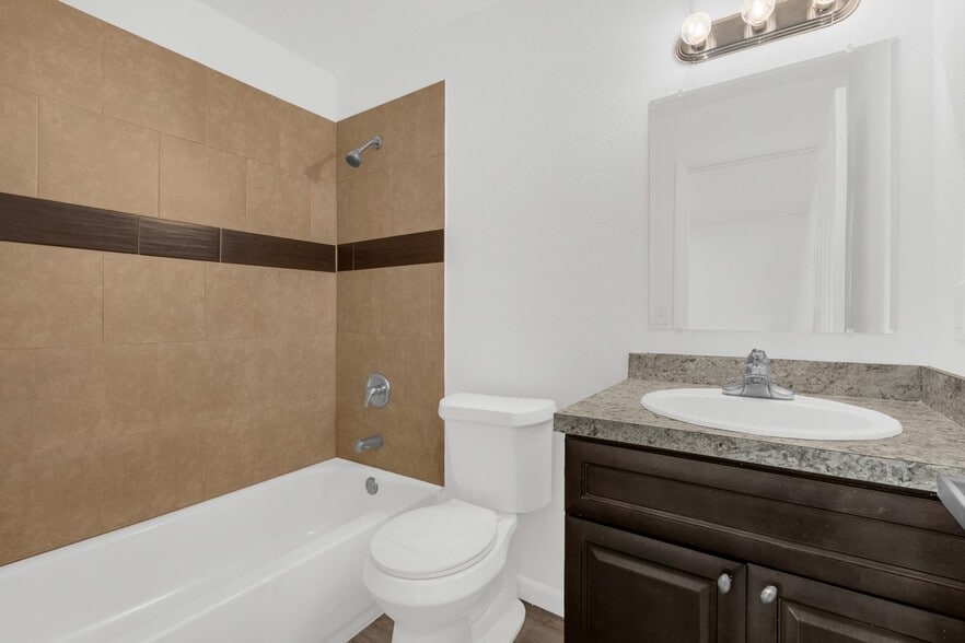 Building Photo - 2920 SE 53rd Ct