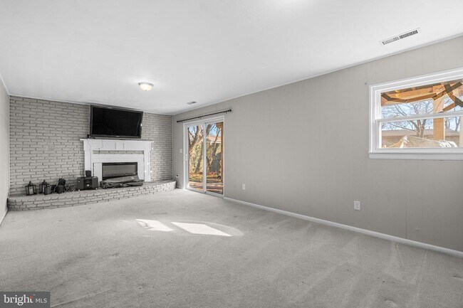 Building Photo - 8221 Millfield Ct