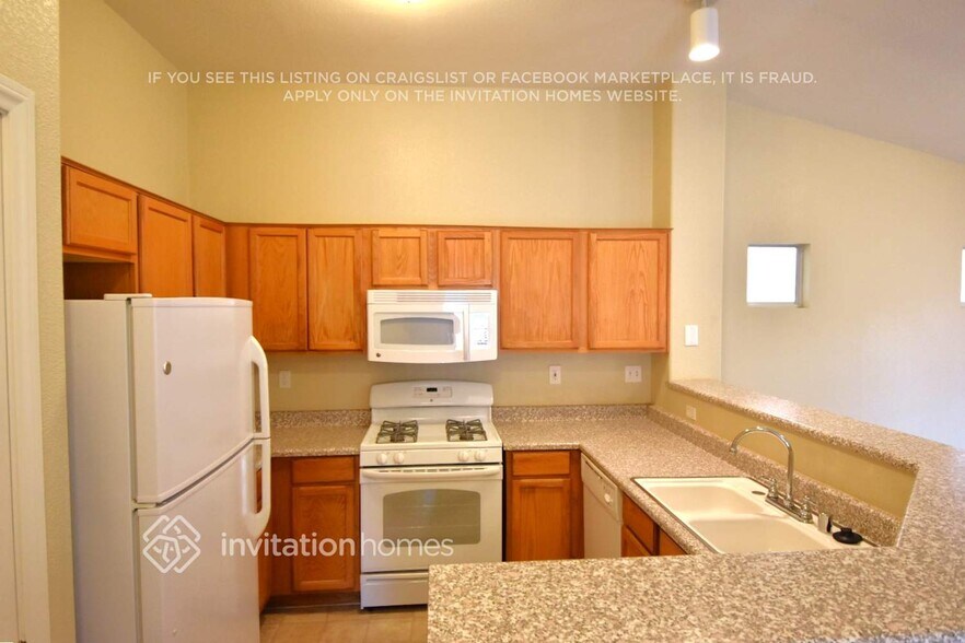 Building Photo - 4946 Attitude Ct