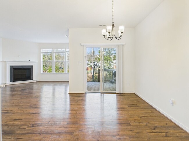 Building Photo - 6600 Wy Pt Dr