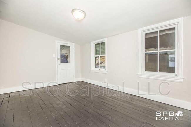 Building Photo - 427 Hood St