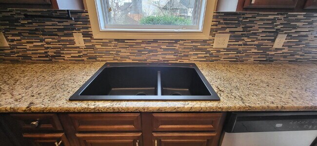 Building Photo - 3462 Southwood Dr