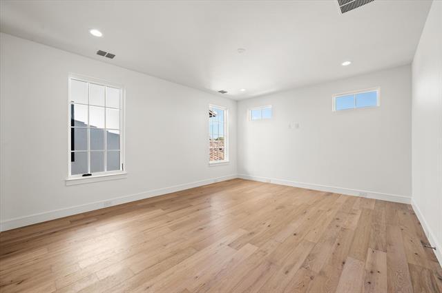 Building Photo - 2955 Sunset Blvd