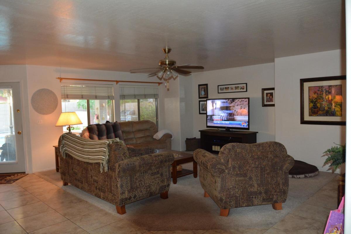 Building Photo - 519 W Douglas Ave