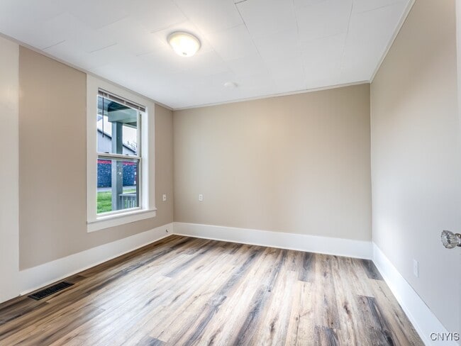 Building Photo - 9611 Brewerton Rd