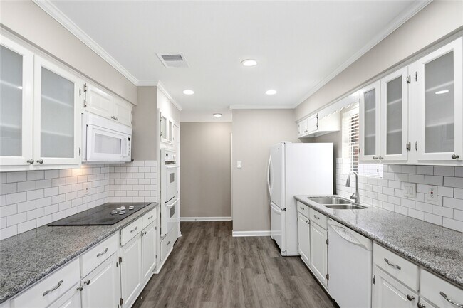 Building Photo - 6215 Autumn Arbor Dr
