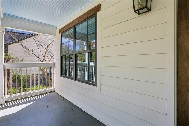 Building Photo - 1833 Flat Shoals Rd SE