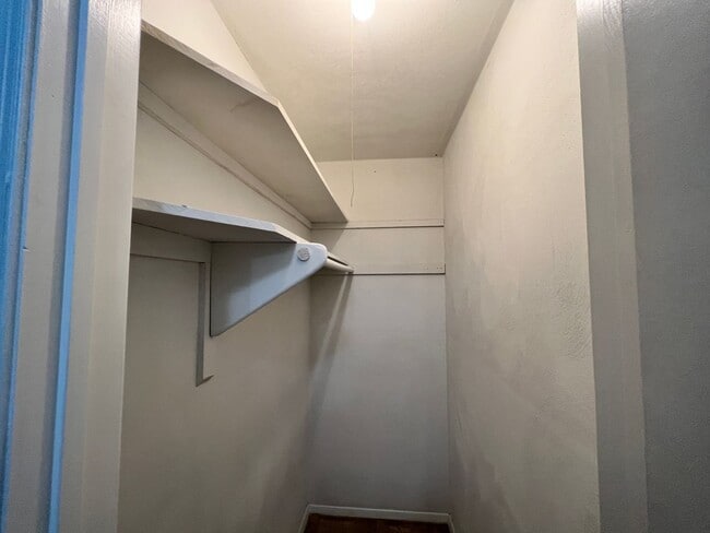 Building Photo - Three-bedroom, two-and-a-half bathrooms in...