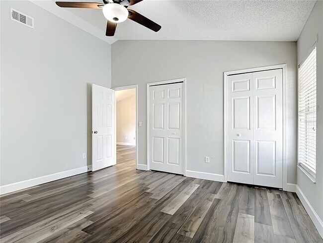 Building Photo - 227 Robbins Rest Cir