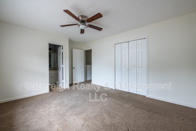 Building Photo - 582 Downing St