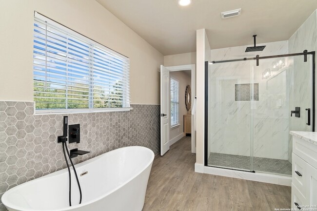 Building Photo - 21450 Bubbling Creek