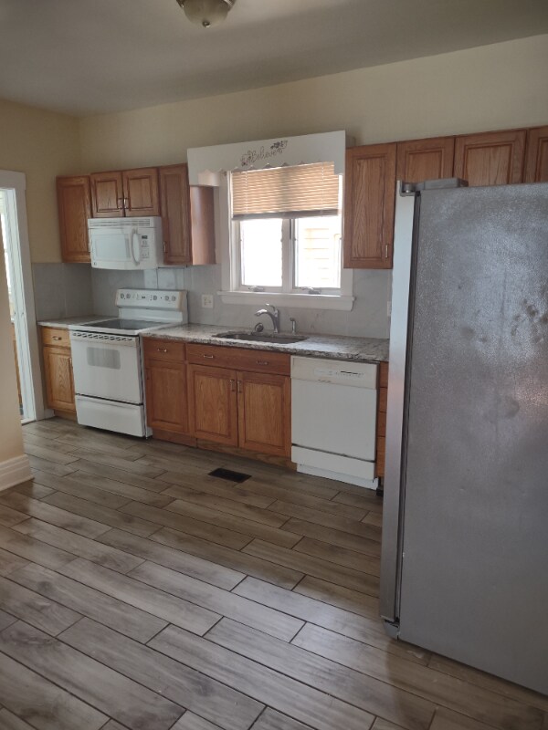 Primary Photo - 261 Brooks Ave