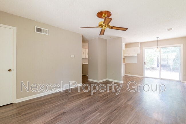 Building Photo - 8095 Whitebrook Dr