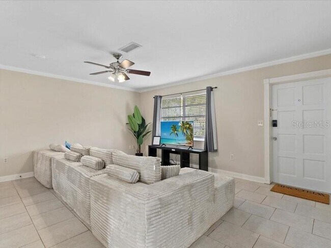 Building Photo - 2226 Fairfield Ave