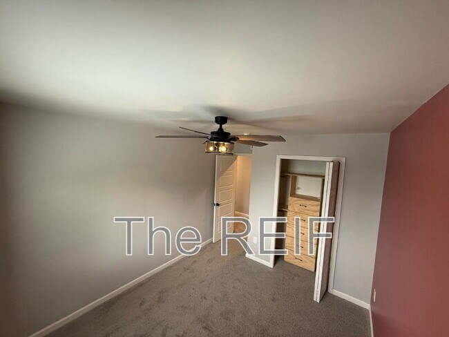Building Photo - 4477 Soya Ave
