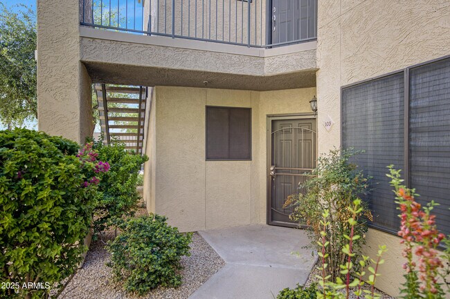 Building Photo - 4925 E Desert Cove Ave
