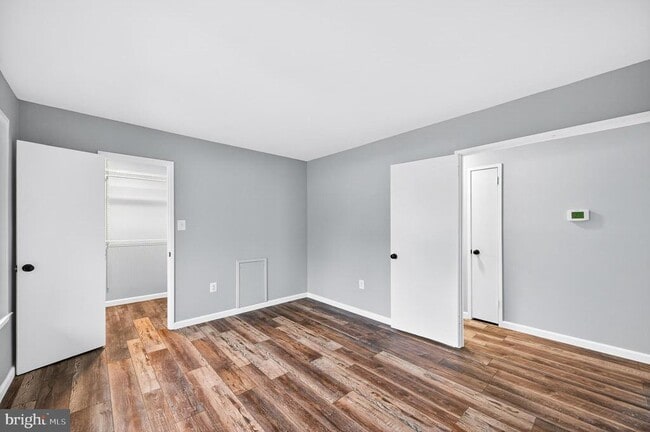 Building Photo - 6901 Vantage Dr