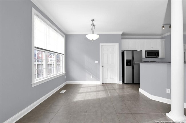 Building Photo - 427 W Summerchase Dr