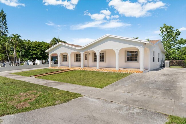 Building Photo - 30323 SW 152nd Pl