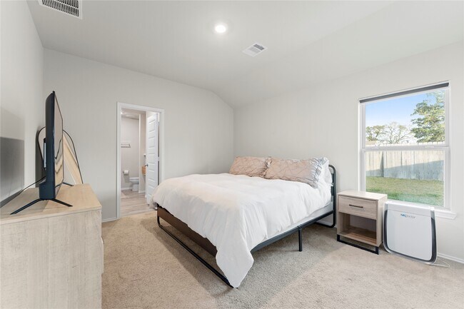 Building Photo - 2034 Brixham Bluff Ln