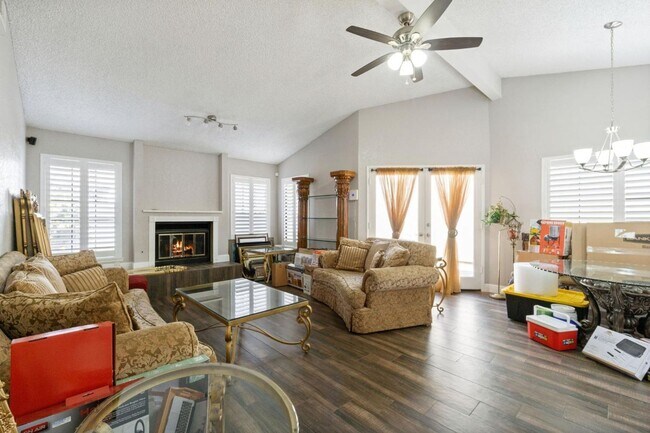 Building Photo - North Fresno 3/2