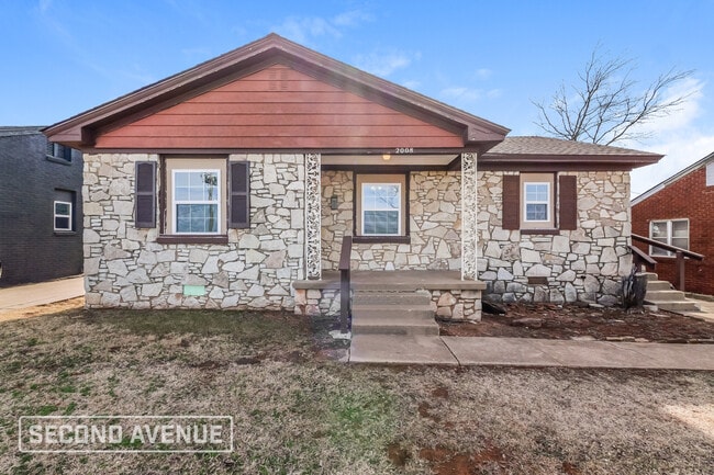 Building Photo - 2008 NE 30th St