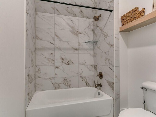 Building Photo - 2117 Aminas Wy