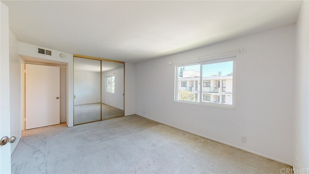 Building Photo - 12157 Moorpark St