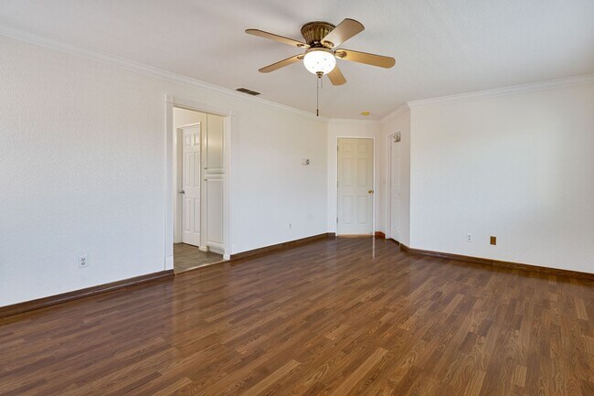 Building Photo - Spacious 4-Bedroom Home, Beautifully Maint...