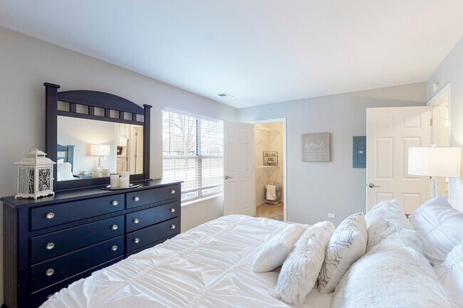 Building Photo - 1411 Johnson Dr