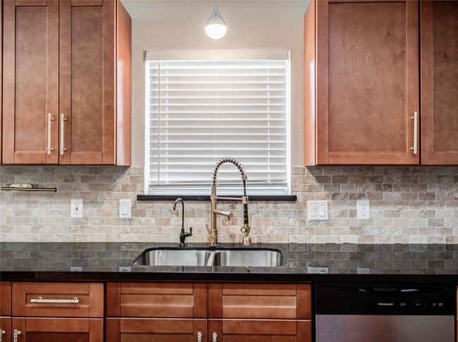 Building Photo - 13618 Woodspire Dr