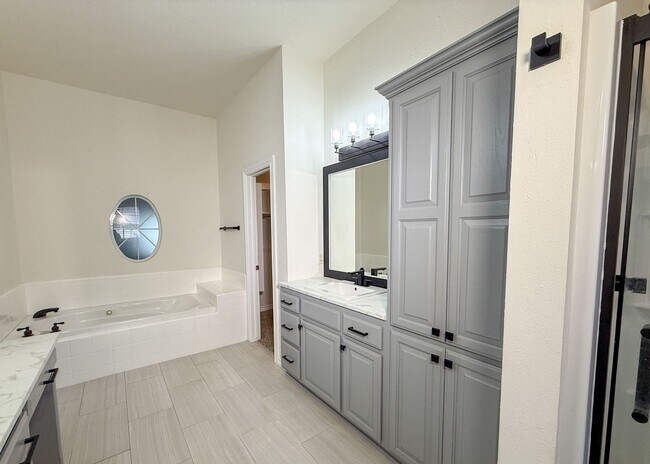 Building Photo - Gated in West Edmond! Storm Shelter! Tons of Space!
