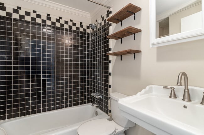 Building Photo - 4505 Worth St