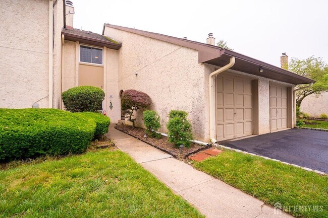 Building Photo - 16 Thoreau Dr