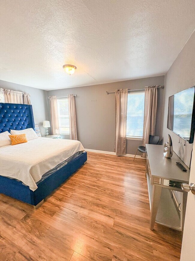 Building Photo - 1917 S 51st St