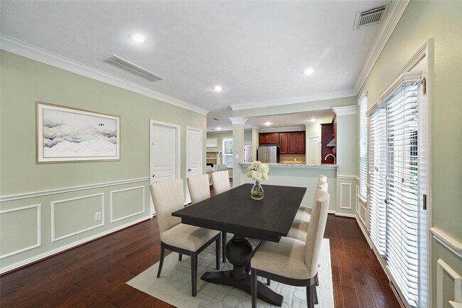 Building Photo - 2626 Couch St