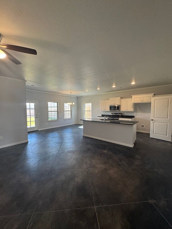 Building Photo - New built located in Beacon Pointe area!!!...