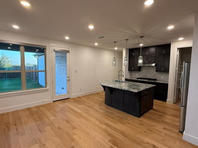 Building Photo - 3926 Stars St