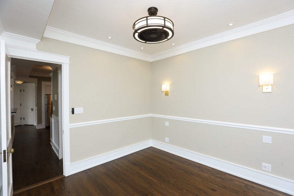 Building Photo - 3837 N Damen Ave