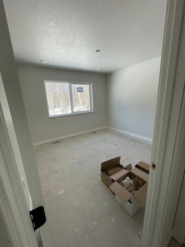 Building Photo - 7442 N Paw St