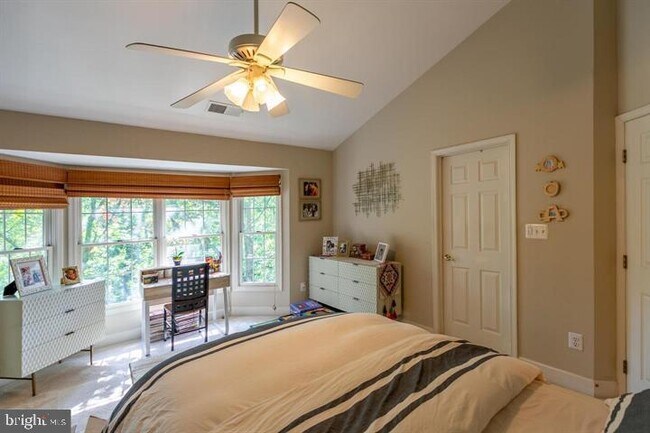 Building Photo - 2519 Gadsby Pl