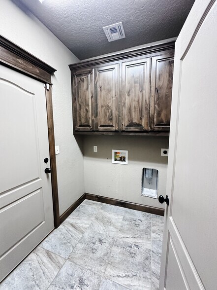 Building Photo - 2189 SW 56th St