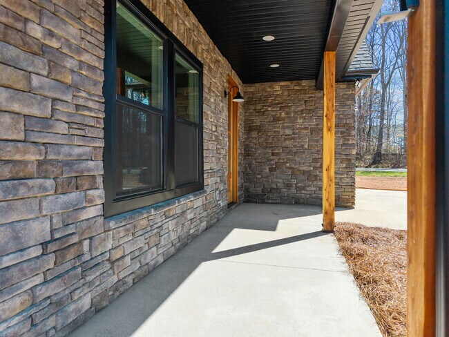 Building Photo - 1010 Gibson Rd