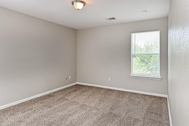 Building Photo - 8134 Old Maple Ln