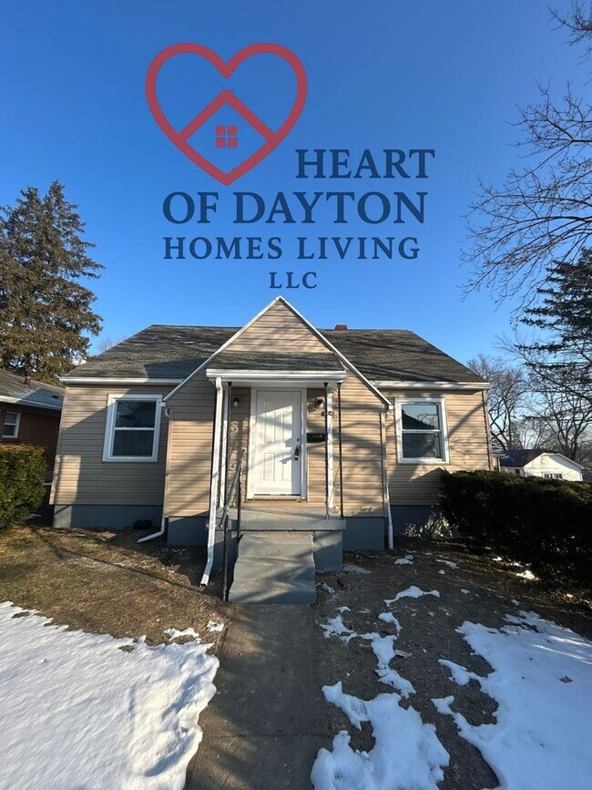 Building Photo - NEWLY RENOVATED 3BR/1BA