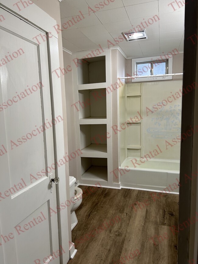 Building Photo - 201 S Farmerville St