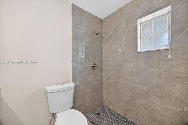 Building Photo - 8550 SW 109th Ave