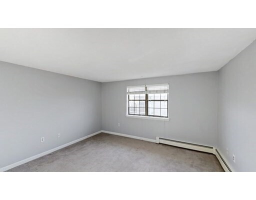 Building Photo - 18 Kenmar Dr