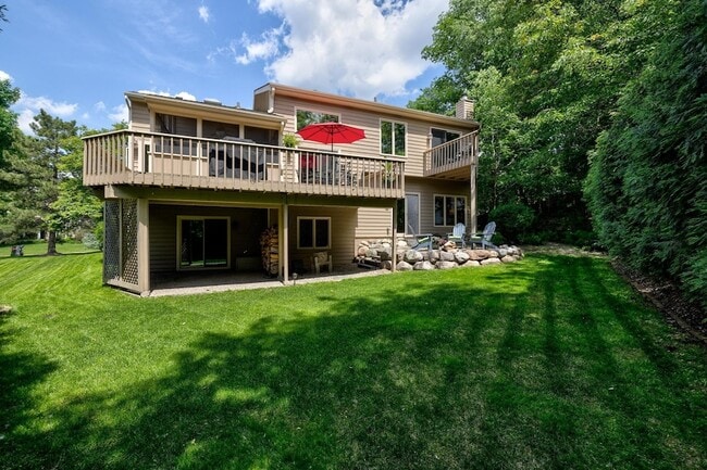 Building Photo - 9378 Olympia Dr
