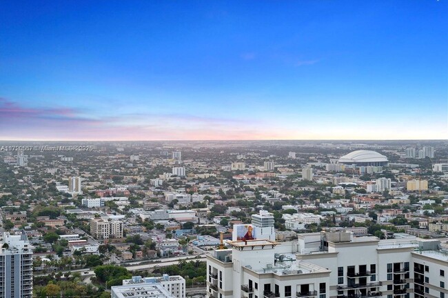 Building Photo - 1000 Brickell Plaza